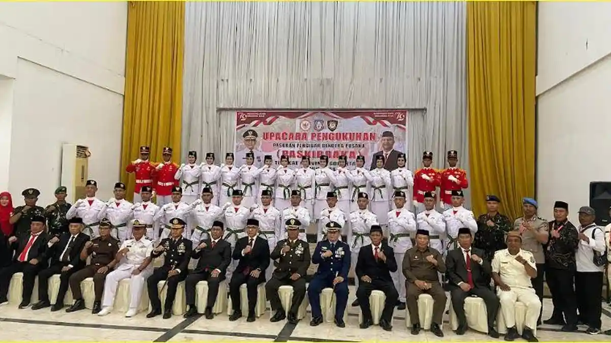 Pj Gubernur Gorontalo Kukuhkan 25 Anggota Paskibraka di Gedung Bele Li Mbui