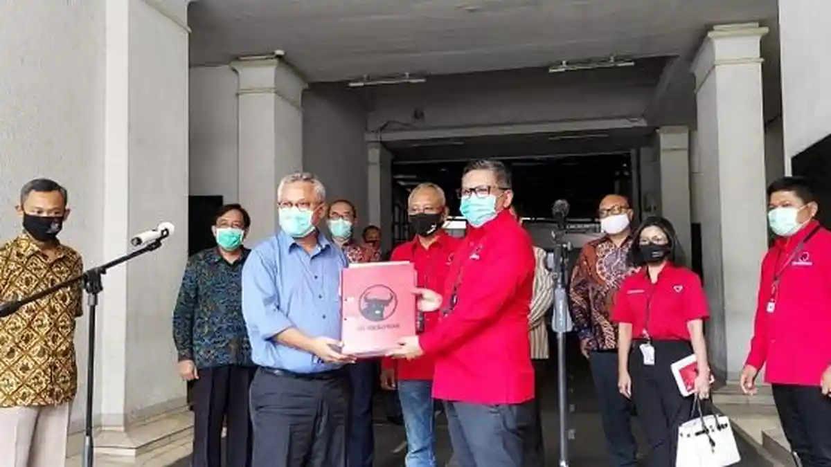 PDIP Serahkan Data Kepengurusan Daerah ke KPU Dalam Rangka Menyongsong Pilkada Serentak 2020