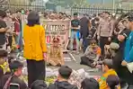 Demo di Kantor Gubernur Kalteng, di Depan Agustiar Massa Singgung Empati Pejabat, Bawa Jasad Buatan