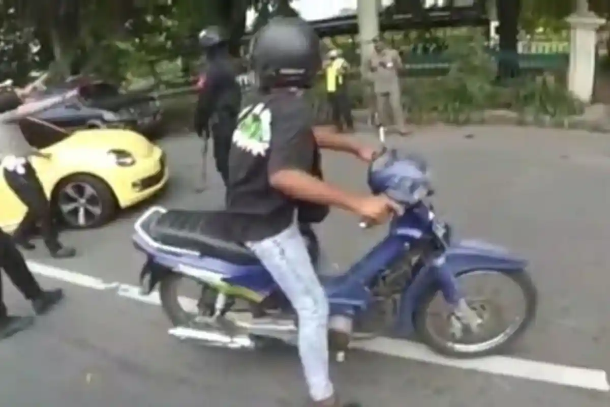 Pengemudi Mobil yang Terobos Penyekatan dan Tabrak Polisi di Klaten Masih di Bawah Umur