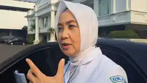 Kepala-BMKG-Dwikorita-Karnawati-saat-ditemui-di-Kompleks-Istana-Kepresidenan.jpg
