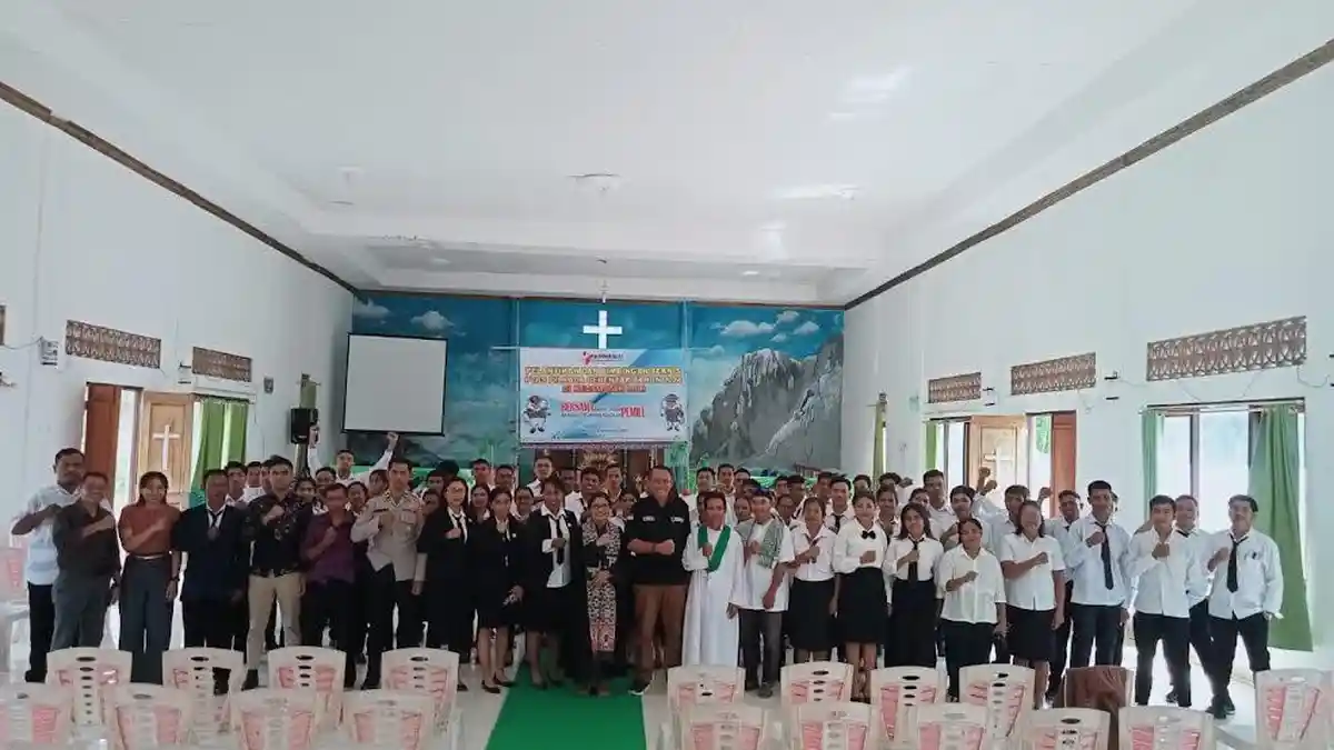 Pilkada Sumba Barat, Bawaslu Lantik 240 Pengawas TPS