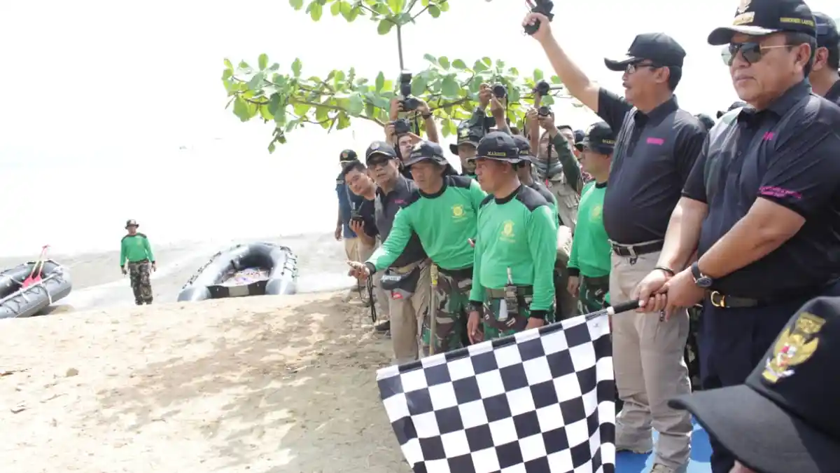 Dankormar Dampingi Kasal Buka Lomba Binsat Korps Marinir 2019