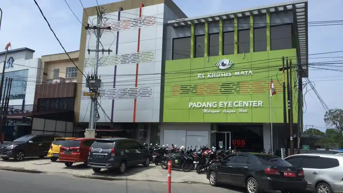 TRIBUNWIKI: 4 Rumah Sakit Mata di Kota Padang, Penanganan Khusus hingga Buat Kacamata