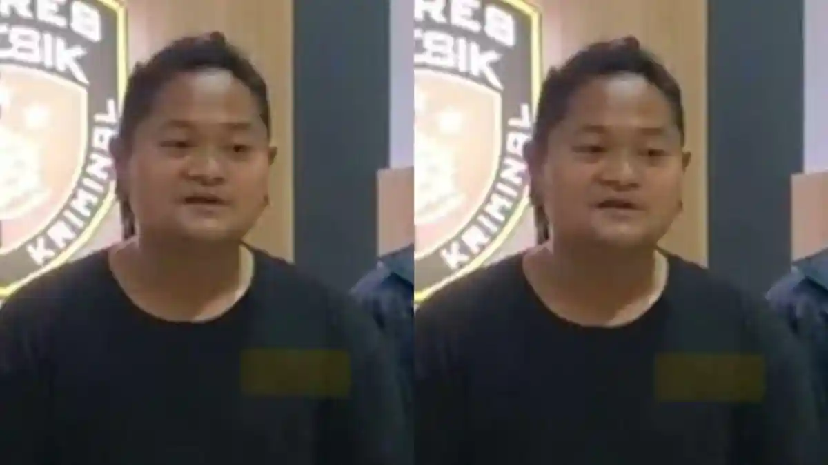 Pengakuan Pria di Gresik Beri Makan Kucing ke Ular Peliharaan, Viral Tertawa saat Merekam: Candaan