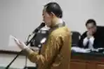 Suryadharma Ali Bacakan Eksepsi di Pengadilan Tipikor