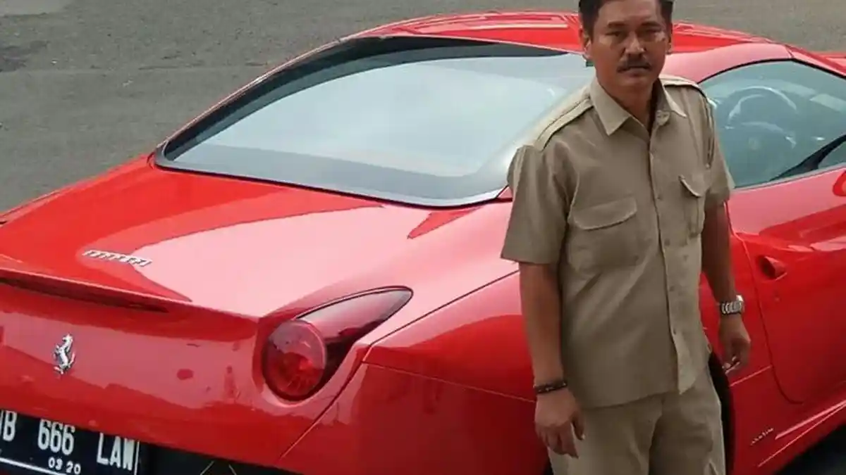 Digaji di Atas Rp 10 Juta, Begini Perbandingan Gaji Sopir Raffi Ahmad dan Hotman Paris