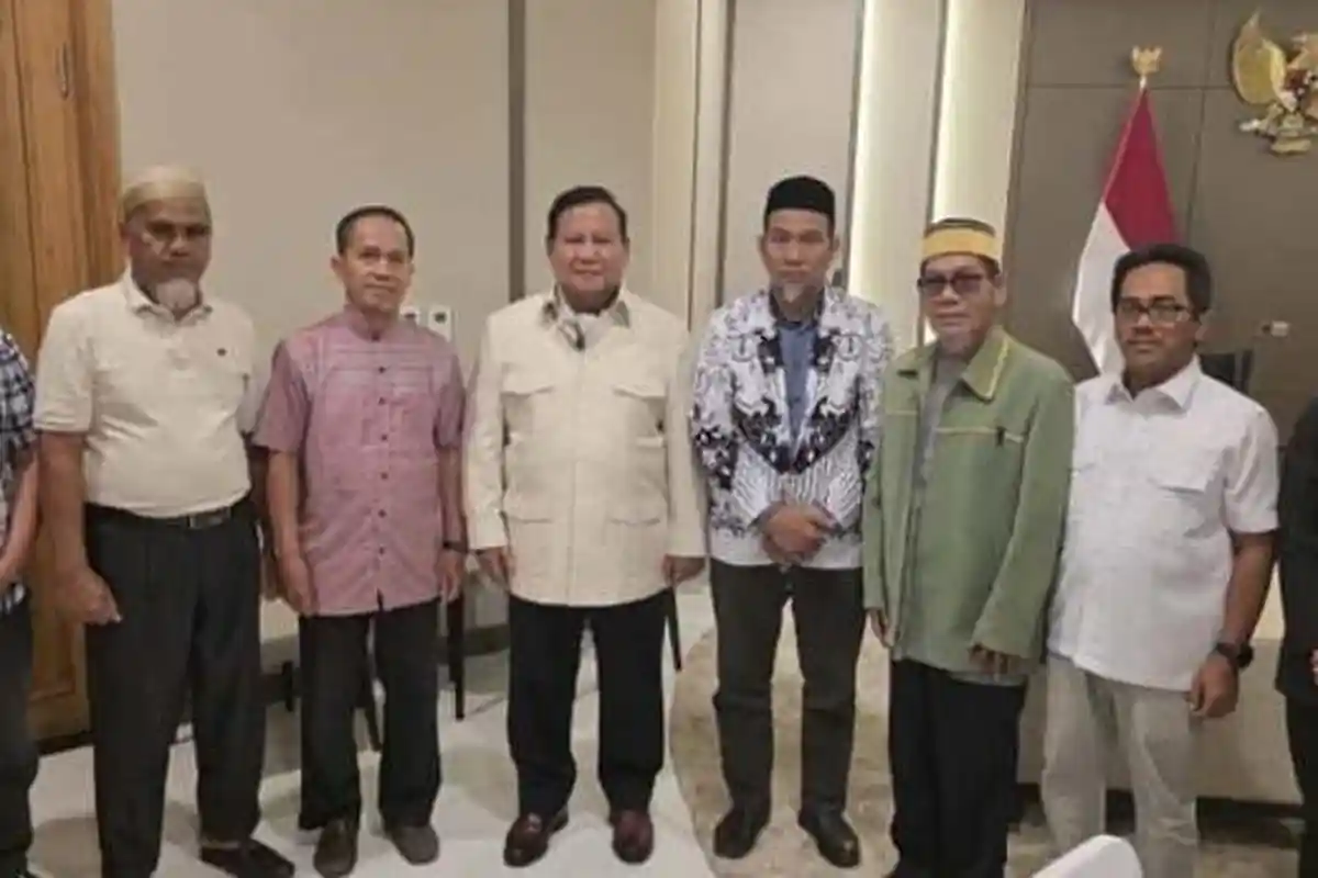 Kisah Guru Rasnal-Abdul Muis, Dipecat hingga Dipenjara, Bangga Bertemu & Dapat Rehabilitasi Prabowo
