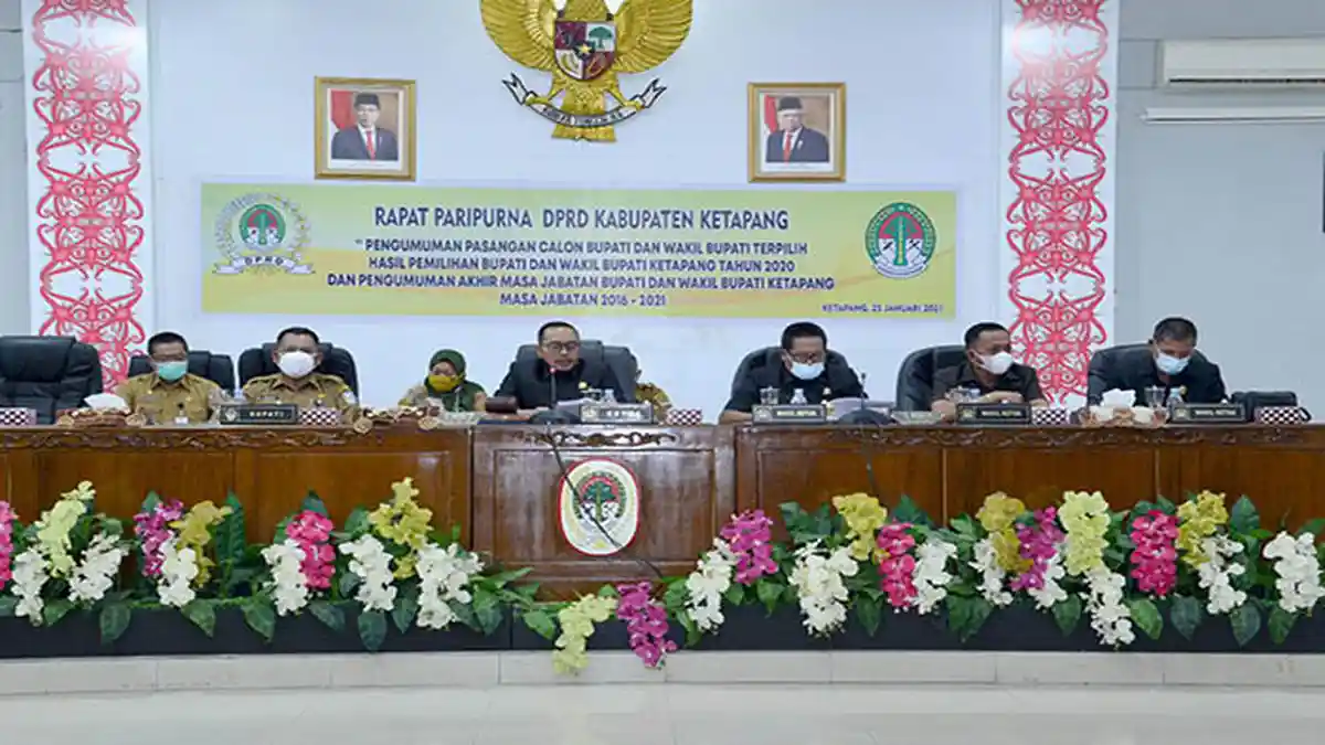DPRD Gelar Paripurna Penetapan dan Pengumuman AMJ Bupati dan Wabup Ketapang Periode 2016-2021 