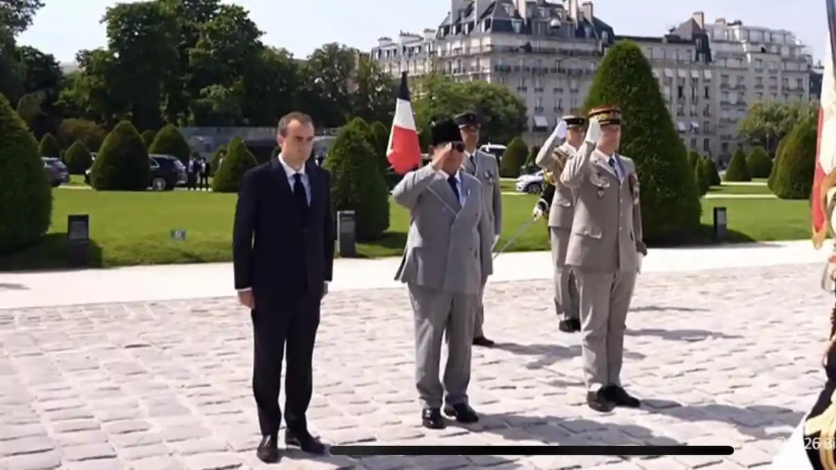 Presiden Prabowo Disambut PM Prancis di Istana Élysée