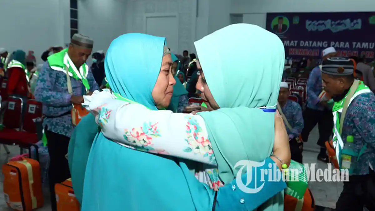 Berita Foto: Rombongan Jemaah Haji Kloter Pertama Tiba di Debarkasi Asrama Haji Medan - 24082019_kedatangan_jemaah_haji_kloter_pertama_danil_siregar-2.jpg
