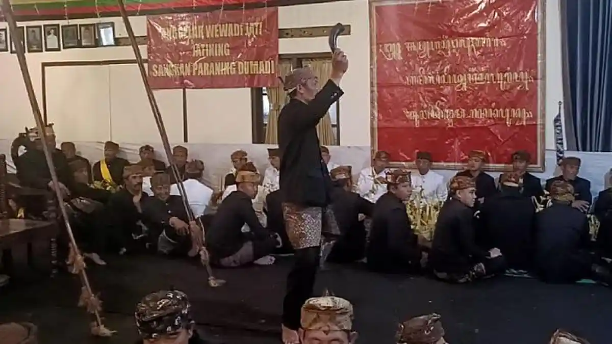 Memperingati Hari Raya Karo, Suku Tengger di Probolinggo Gelar Tari Sodoran