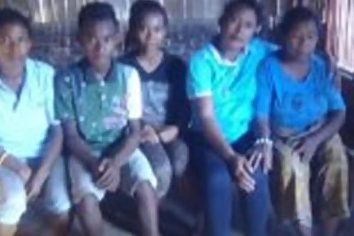 Jadi Pembantu RT Setamat SD Lalu Menghilang, Paulina Sabu Menangis Mengharapkan Putrinya Pulang