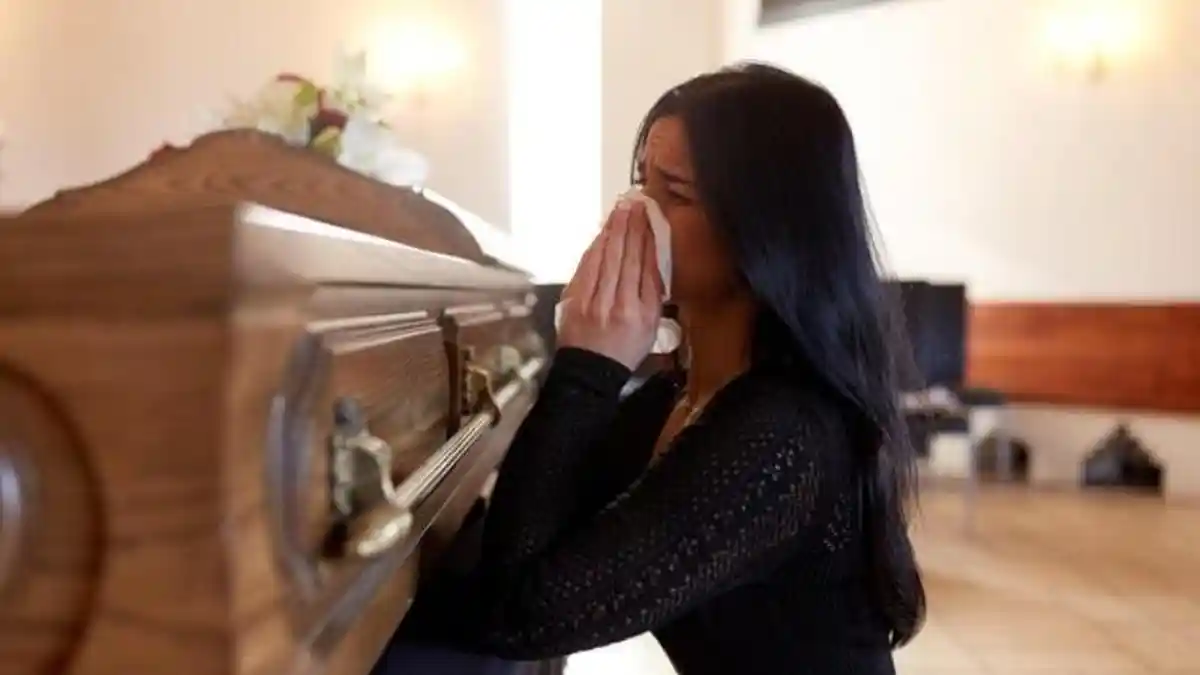 Baru Satu Jam Meninggal, Beraninya Wanita Selingkuhan Muncul, Istri Syok Baru Tahu Kelakuan Suami