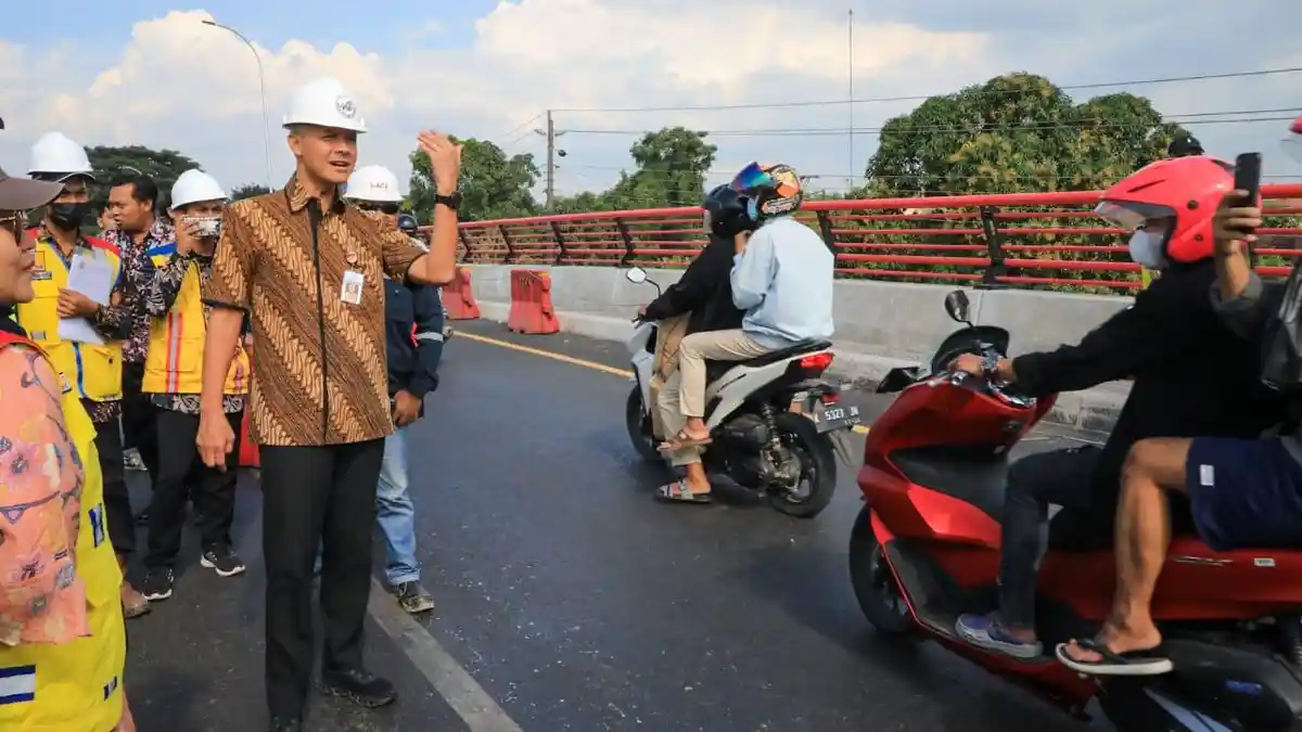 Cek Jembatan Juwana, Ganjar Pranowo Pastikan Jalur Mudik Lancar