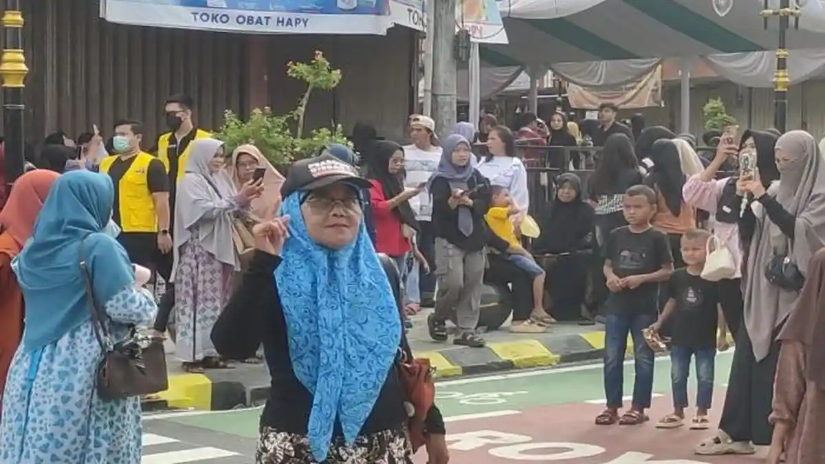 Royal Baroe Kota Serang Jadi Spot Foto Favorit, Aldi Mengaku Tak Perlu ...