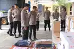 Polres-Malang-melakukan-pengecekan-bantuan-yang-akan-disalurkan-ke-Palestina.jpg
