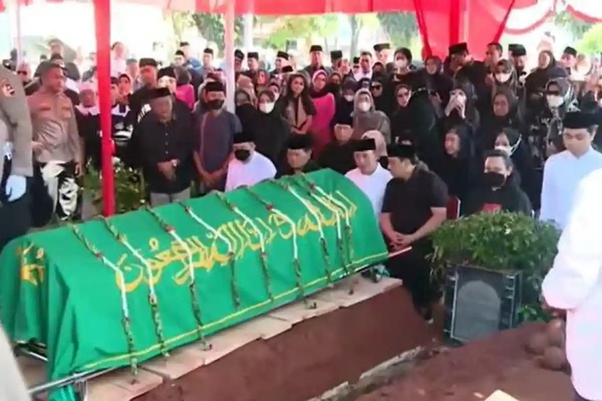 Kapolri dan Panglima TNI Melayat ke Rumah Wakapolri