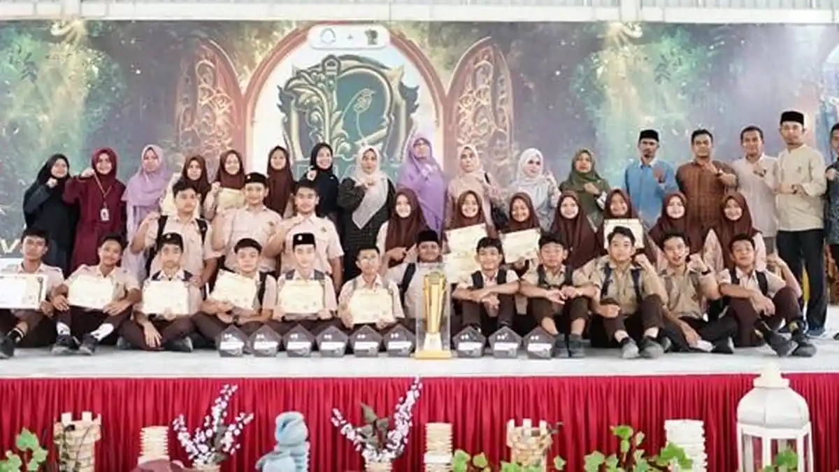 MTsN 1 Model Banda Aceh Kembali Raih Juara Umum Riab Fair Keempat Kali Berturut 