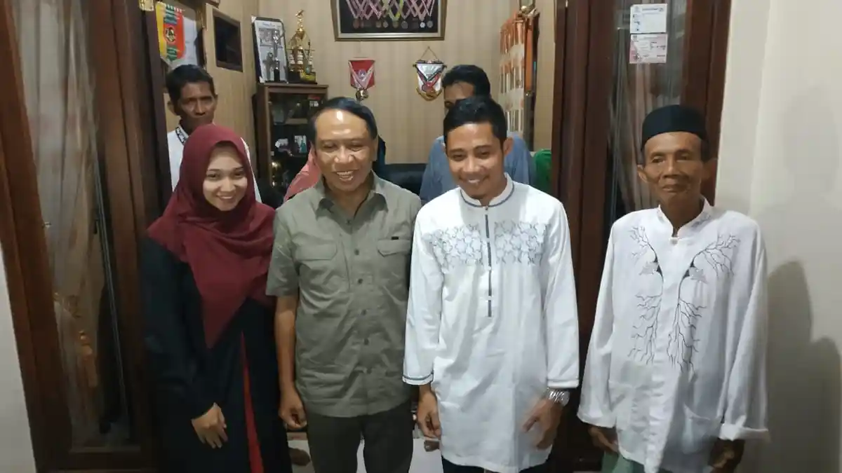 Jenguk Evan Dimas, Menpora: Kondisinya Semakin Baik dan Tidak Sampai Retak