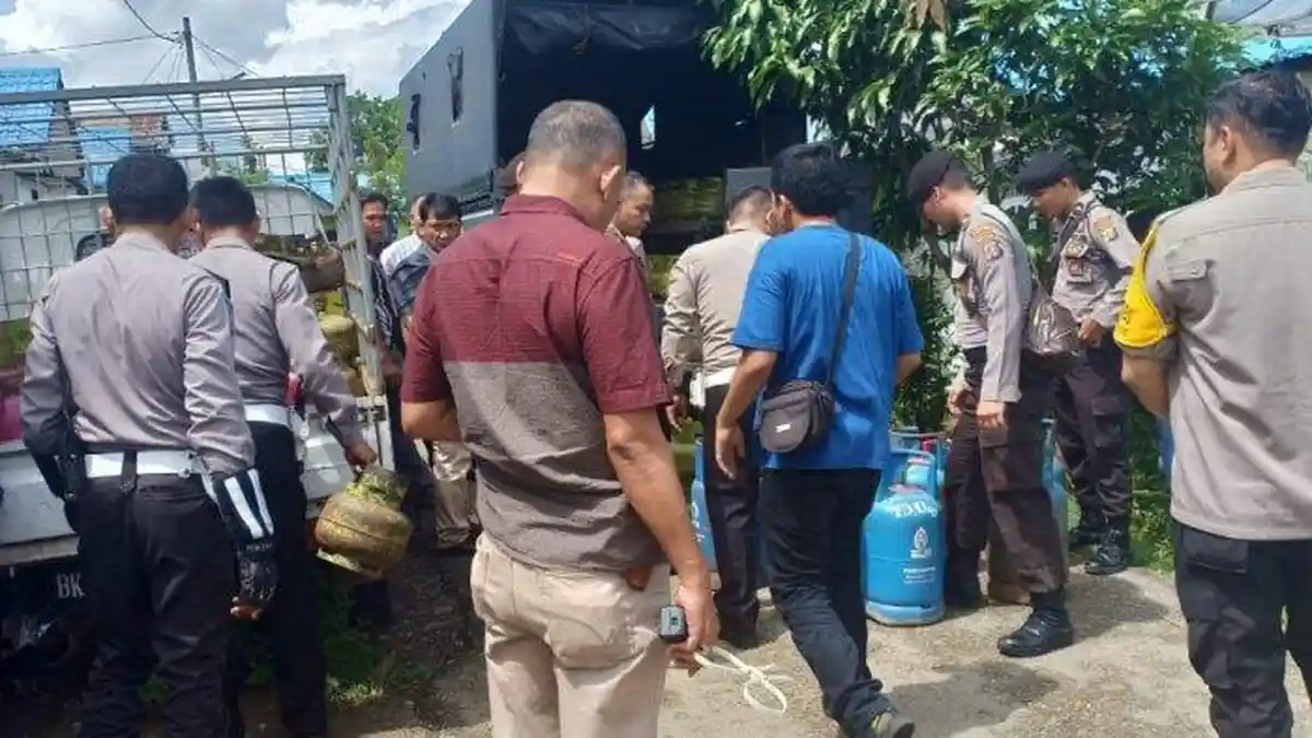 Tinggal di Komplek Perumahaan, Zulkarnain Nekad Oplos Gas Bersubsidi
