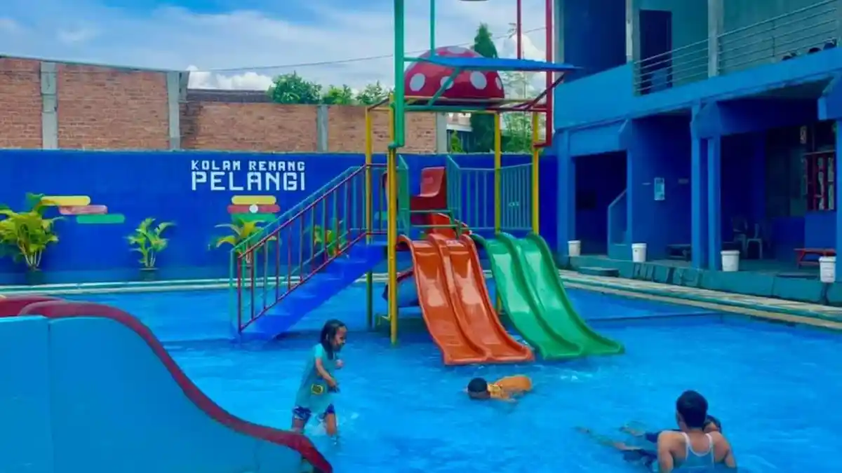 Tempat Wisata di Lampung, Kolam Renang Pelangi yang Ramah Anak