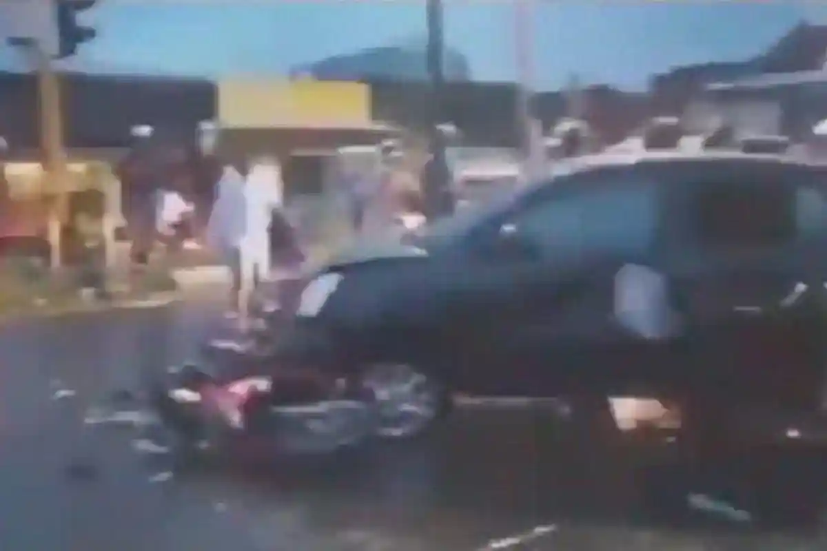 Gantikan Sang Ayah Mengemudi yang Tak Enak Badan, Bocah 13 Tahun Tabrak 8 Motor, Seorang Tewas