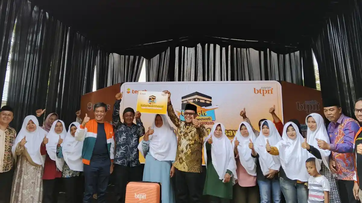 BTPN Syariah Umrahkan 10 Nasabah Sentra Bangun Sari Lampung Tengah