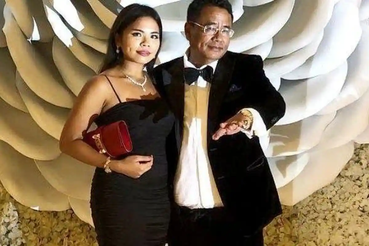 Hotman Paris Bangga Putrinya Kerja di Singapura, Natizen Singgung  Adu Pintar dengan Putri Razman