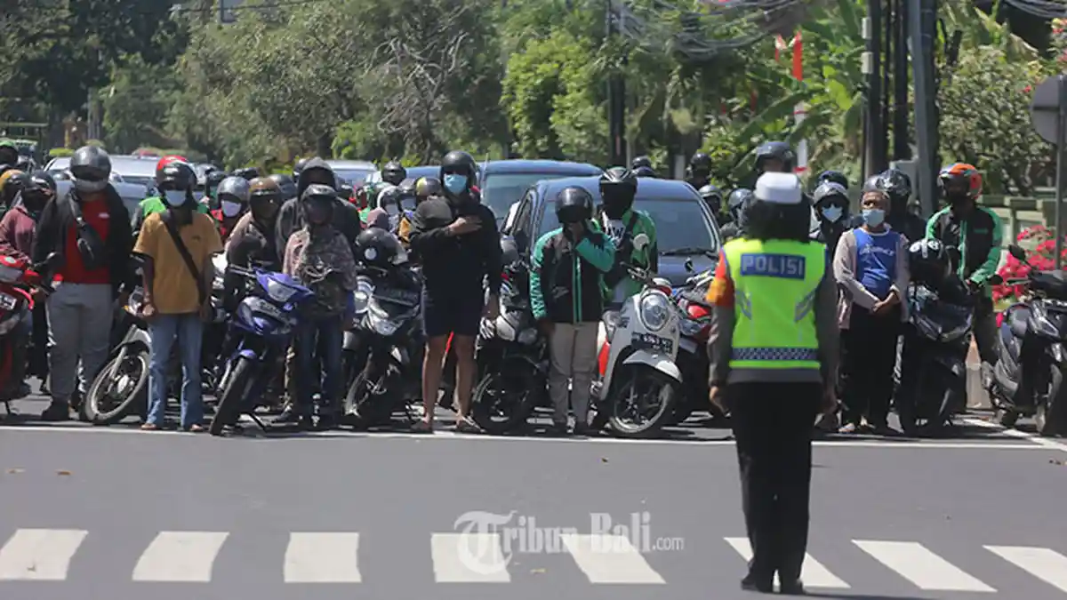 Polisi Larang Pengendara Pakai Sandal Jepit, Kakorlantas Polri Paparkan Alasan Ini