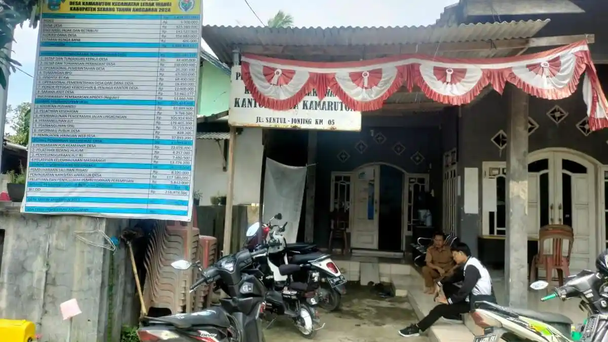 Miris! Sudah 6 Tahun Tak Punya Kantor, Perangkat Desa Kamaruton Ngontrak di Rumah Warga