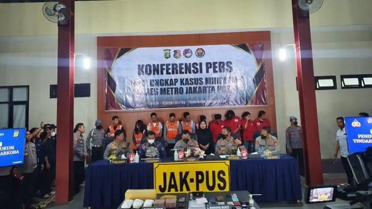 Teddy Minahasa Pengendali 5 Kg Sabu