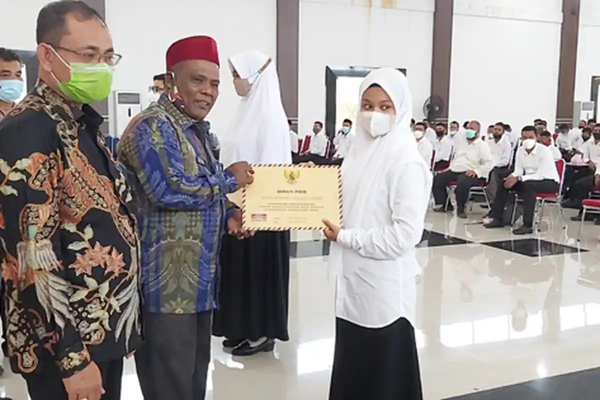 Bupati Pidie Serahkan SK 268 CPNS Formasi Tahun 2019: Tidak Boleh Pindah Selama 15 Tahun