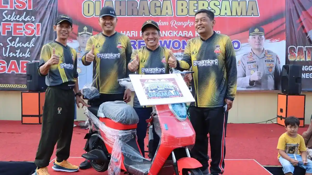Rayakan HUT ke-78 Bhayangkara, Polres Wonosobo Bagikan Ratusan Doorprize Menarik 