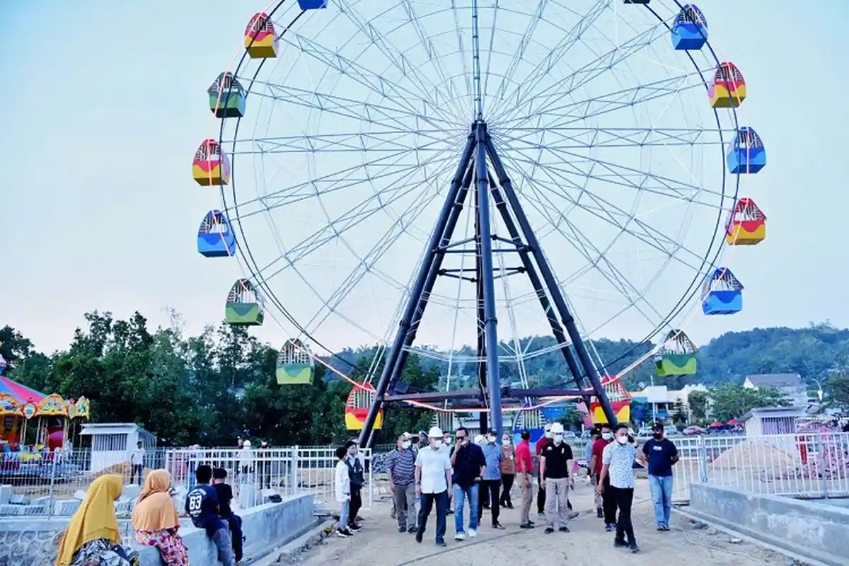 PROMO TARIF Bermain di Anjungan Kendari 12-13 Februari 2022: Kora-kora, Bianglala dan komedi putar