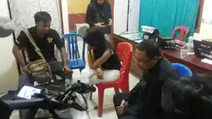 tersangka-mucikari-prostitusi-di-bawah-umur-ditangkap-polisi_20160812_144348.jpg
