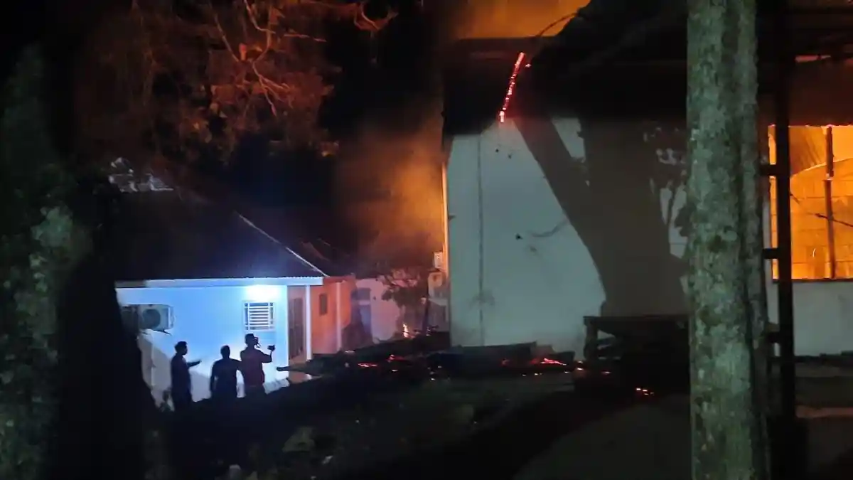 POPULER SUMBAR : Kantor Dinas Pertanian Tanah Datar Terbakar, dan Festival Tabuik 2025 di Pariaman