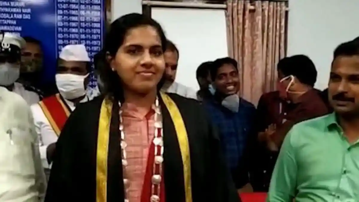 Mahasiswi Berhasil Menjadi Wali Kota Termuda di India