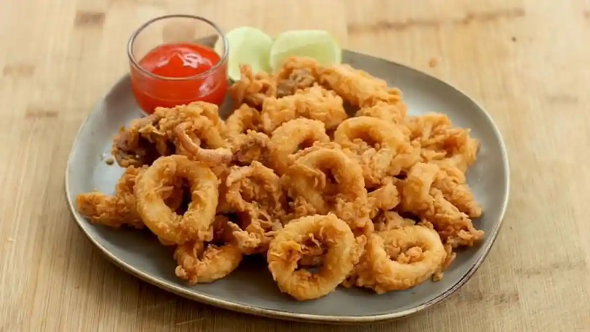 Cara Membuat Cumi Goreng Tepung, Lengkap dengan Tips Agar Empuk di Dalam dan Krispi di Luar