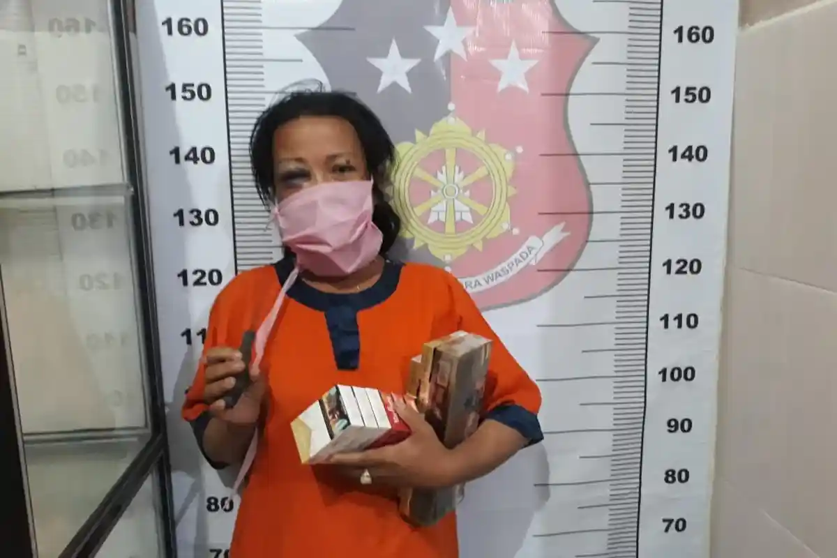 Tepergok Mencuri di Warung Kopi di Gresik, Sumiati Copot Baju Bikin Trik Seolah Diperkosa