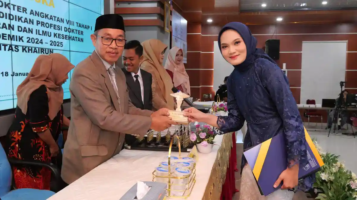 Rektor Unkhair Ternate Apresiasi 14 Dokter Baru: Jalankan Tugas dengan Terhormat