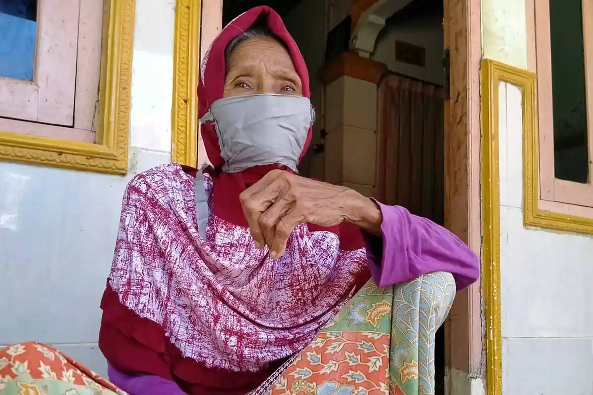 Sutinah di Usia 90 Tahun Senang Dapat Bantuan Dampak Covid-19 tapi Sayang Dipotong Rp 500 Ribu