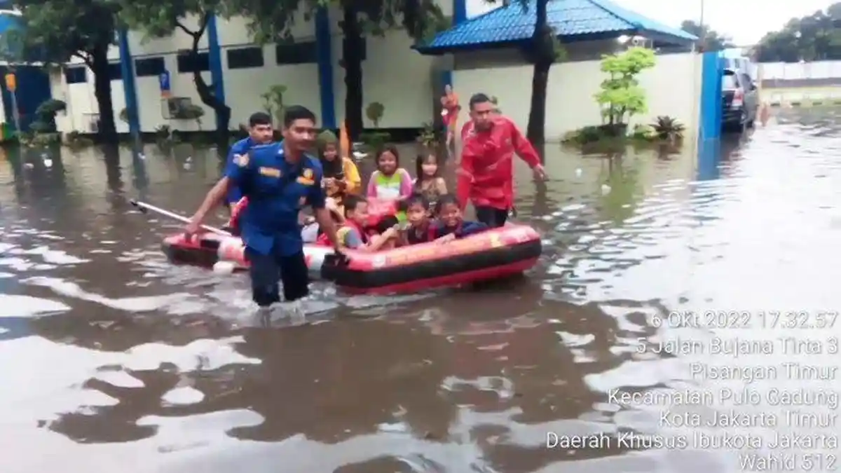 Peringatan BMKG: Waspadai Cuaca Ekstrem dalam Sepekan ke Depan