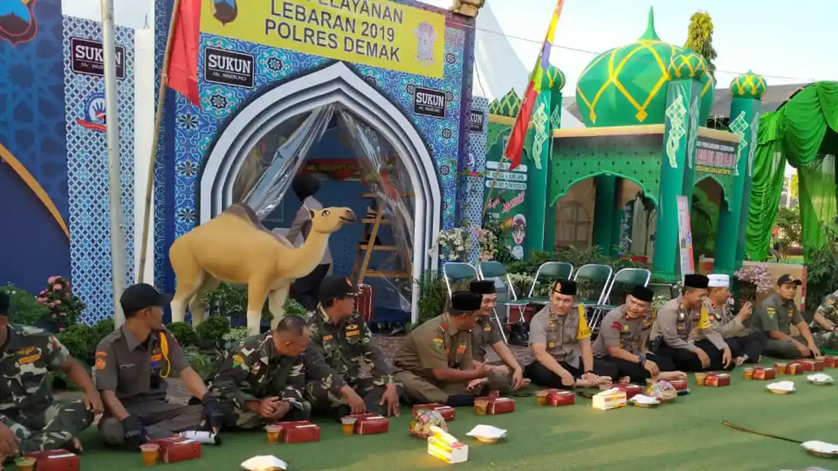 Buka Bersama Ansor dan Banser, Kapolres Demak Harap Operasi Ketupat Candi 2019 Lancar