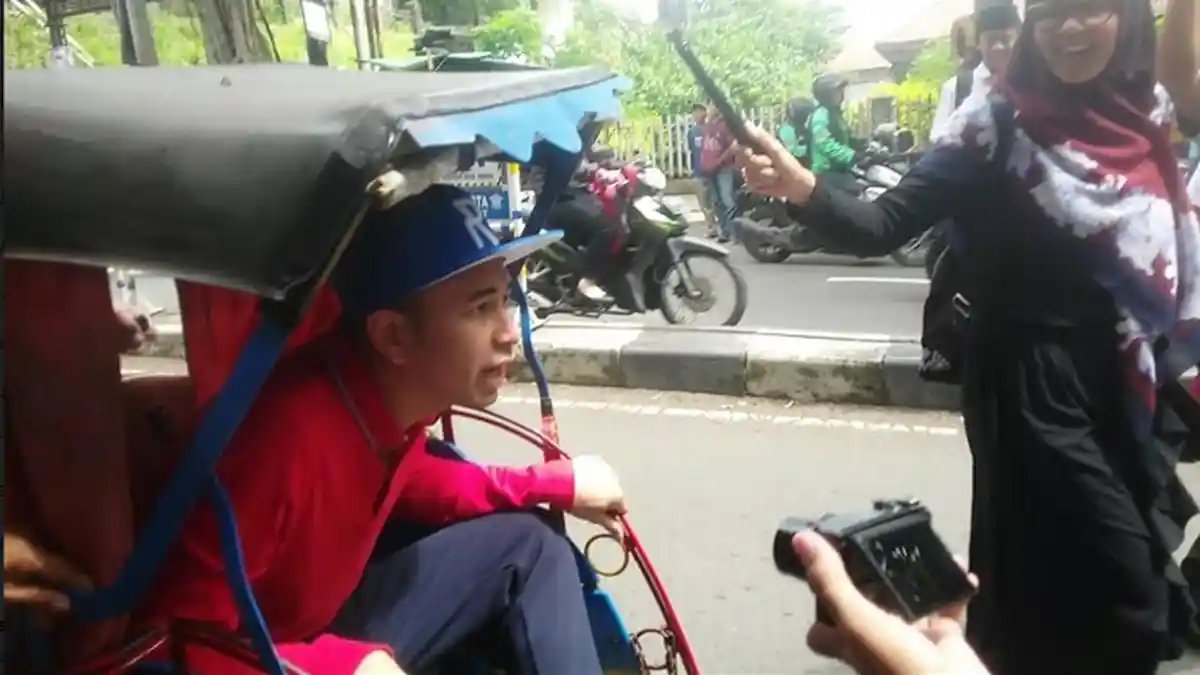 Cerita Tukang Becak Saat Raffi Ahmad dan Billy Syahputra Sewa Becaknya