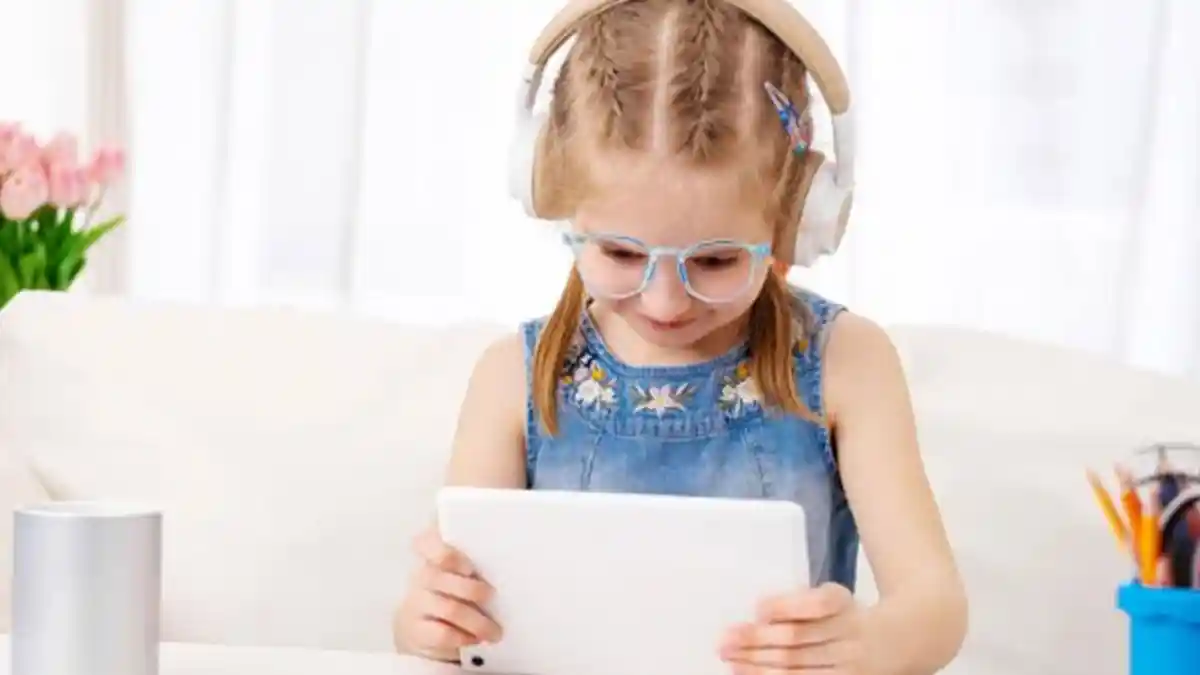 Lindungi Mata Si Kecil Dari Radiasi Elektromagnetik, Coba Manfaatkan Anti Blue-Light Glasses 