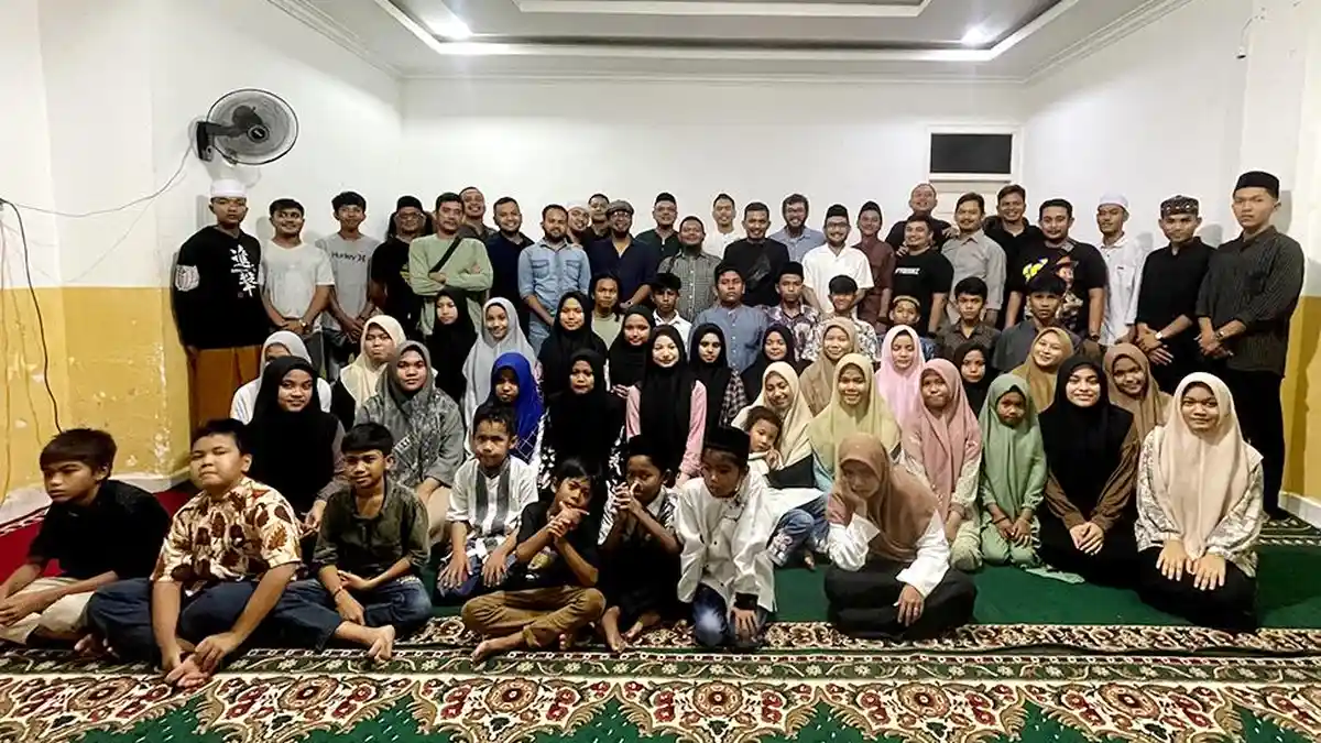 Komunitas Hustle Rider Bukber di Panti Asuhan Media Kasih