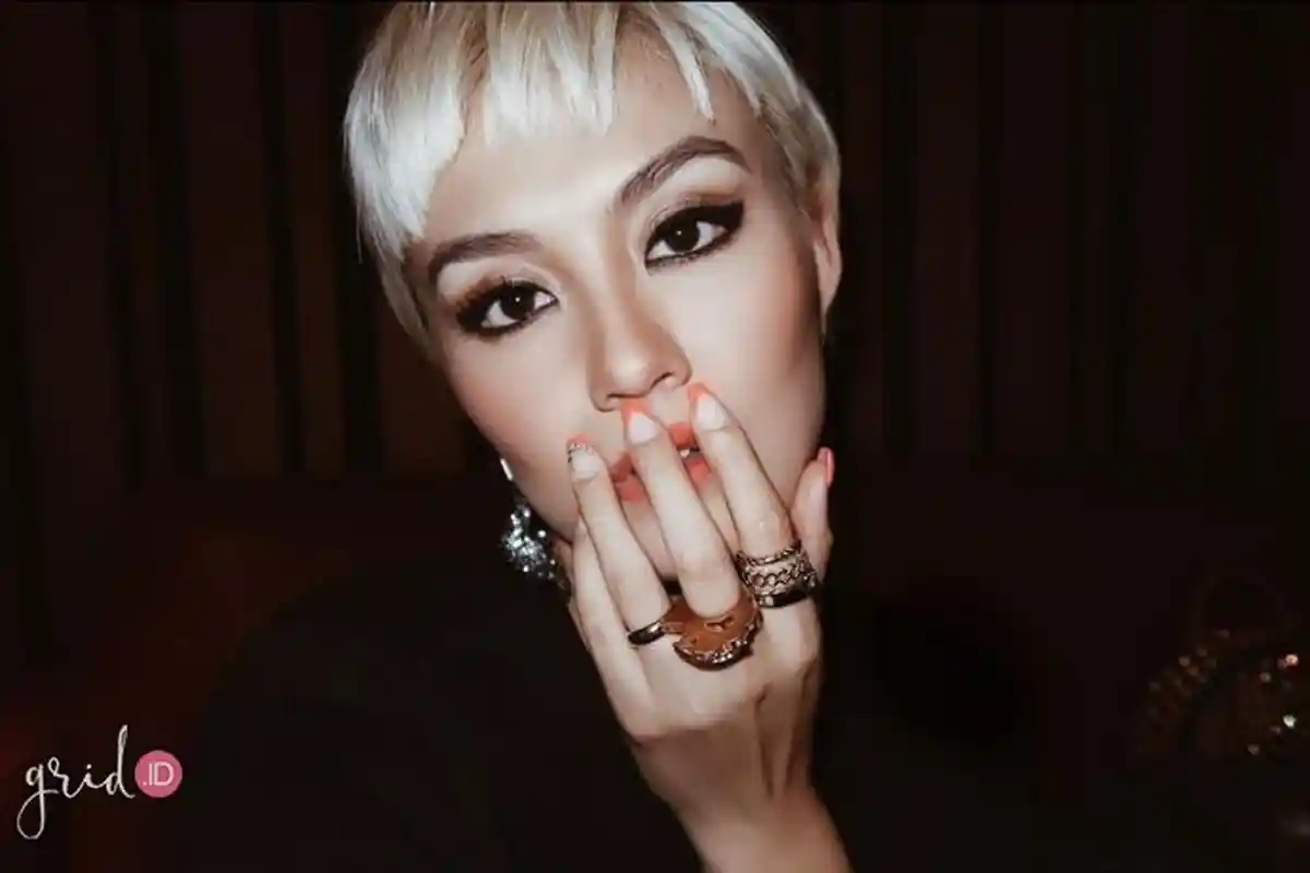 Ini Jawaban Agnezmo Soal Cincin di Jari Manis
