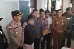 Tersangka RM Tiba di Polres Belu Usai Diserahkan Otoritas Timor Leste