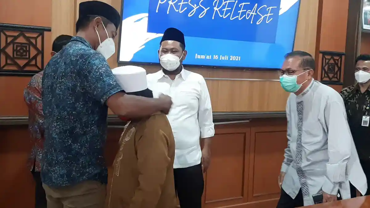 Sosok Fakhrur Rozi yang Ditinggal Pergi Adik, Ibu dan Ayahnya, Kini Jadi Anak Angkat Bupati Gresik